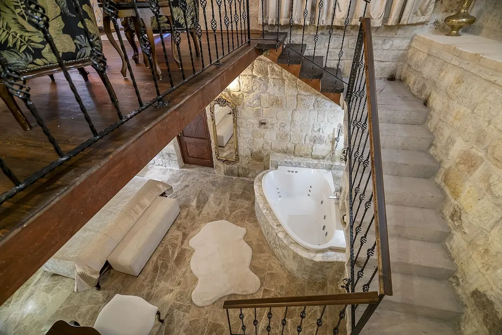 Duplex Cave Suite