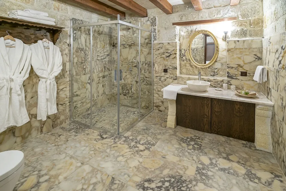 Duplex Cave Suite