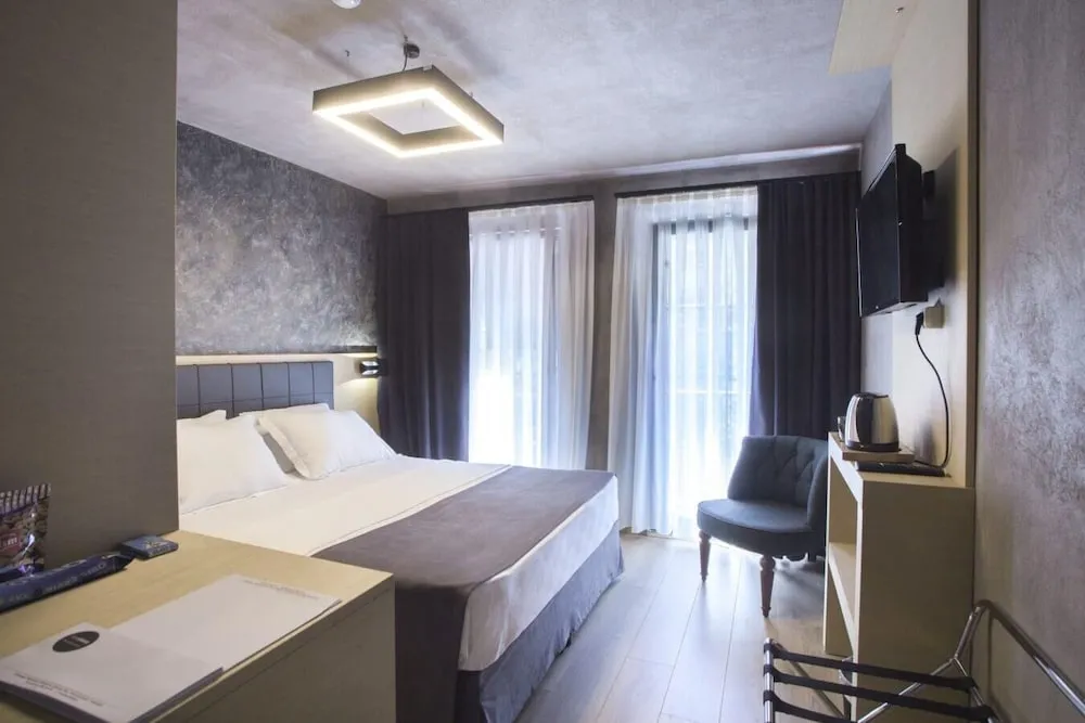 Deluxe Tek Büyük Yataklı Oda