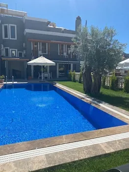 Nur Suites & Hotels