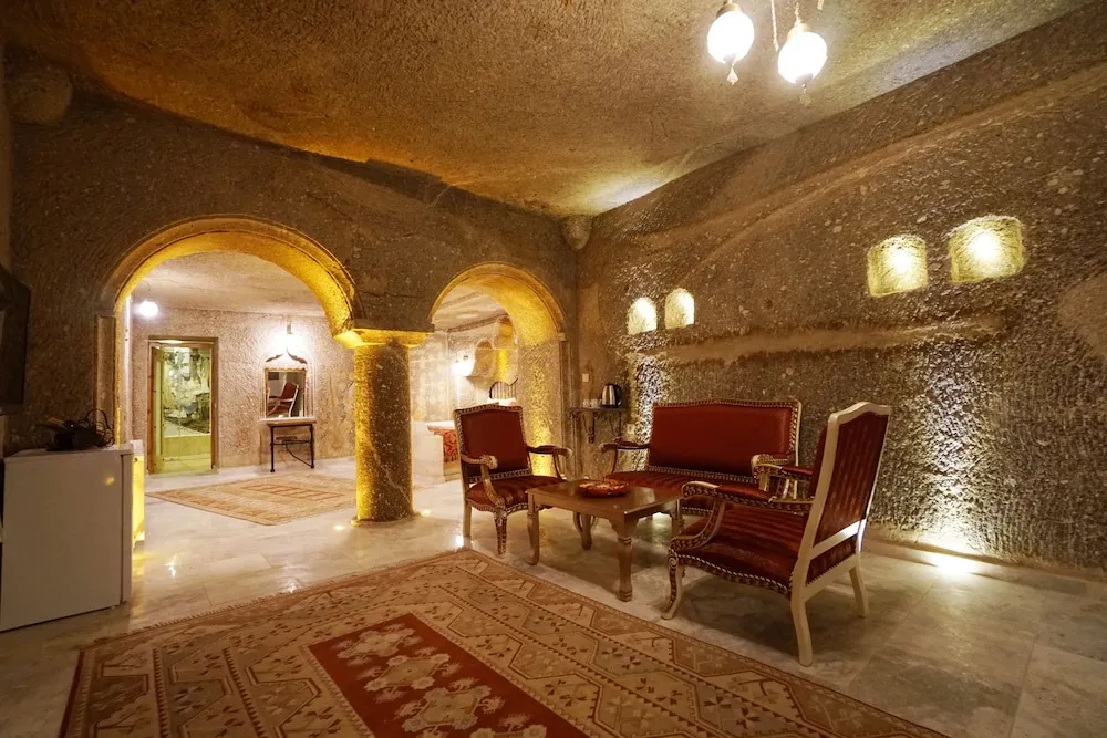Deluxe Queen Suite