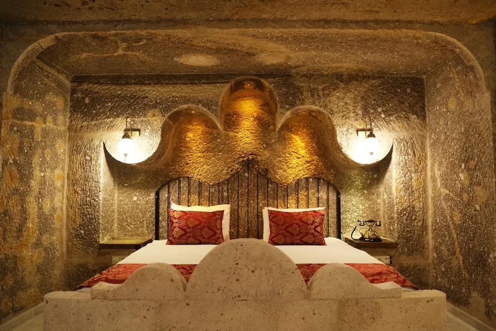 Deluxe Queen Suite