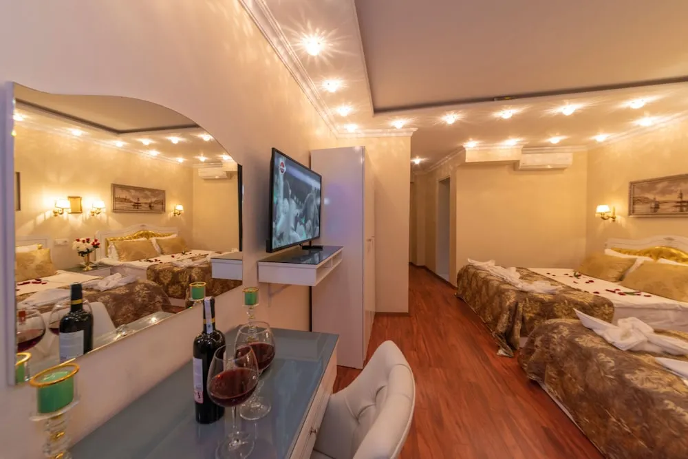 Suite 4 Adults