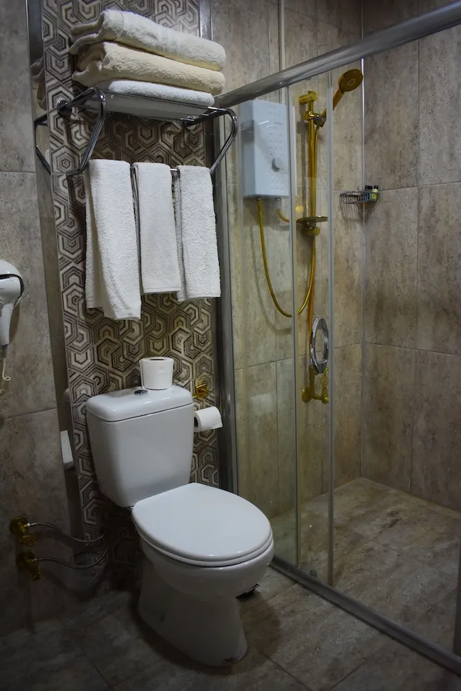 Standard Tek Büyük Yataklı Oda