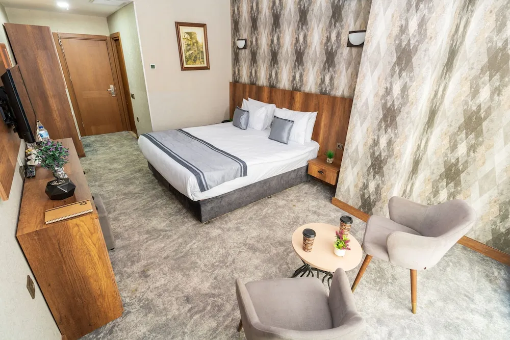 Deluxe Tek Büyük Yataklı Oda