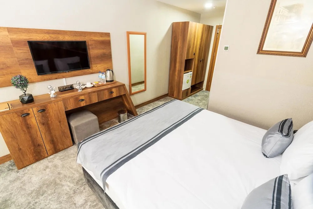 Deluxe Tek Büyük Yataklı Oda