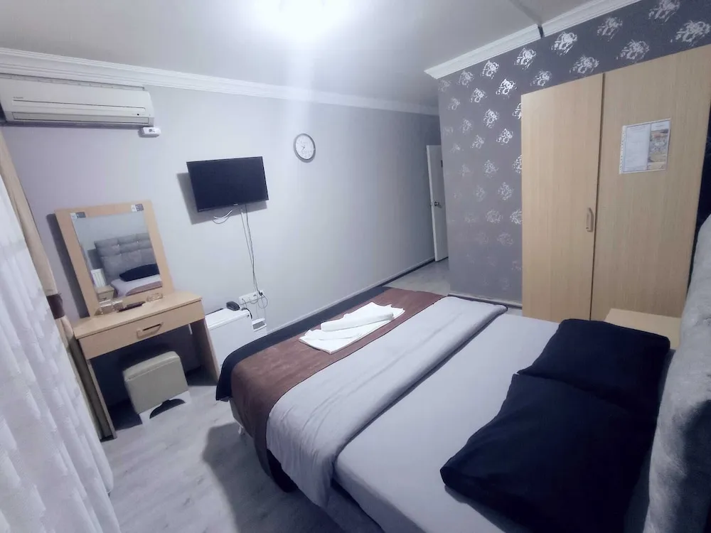 Tek Büyük Yataklı Oda