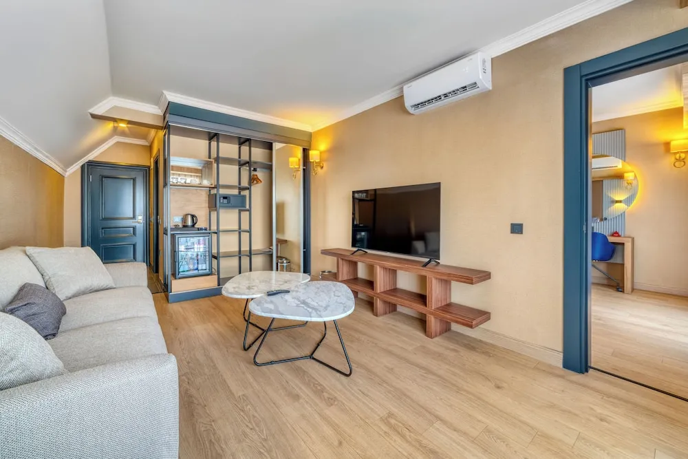 1+1 Connection Room Sea View