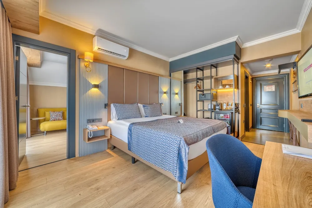 1+1 Connection Room Sea View