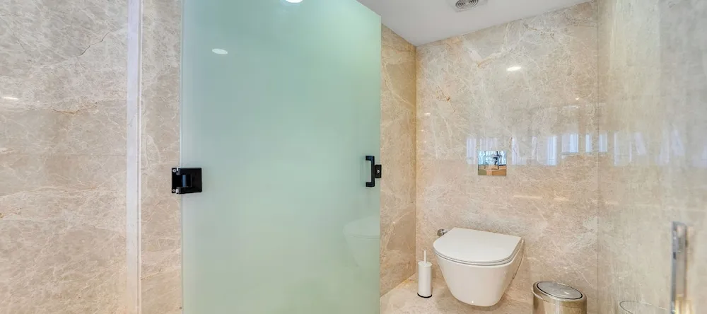 Deluxe King Room with Jacuzzi Sea View