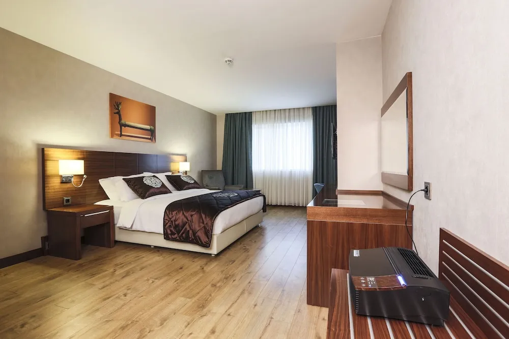 Tek Büyük Yataklı Oda, Şehir Manzaralı