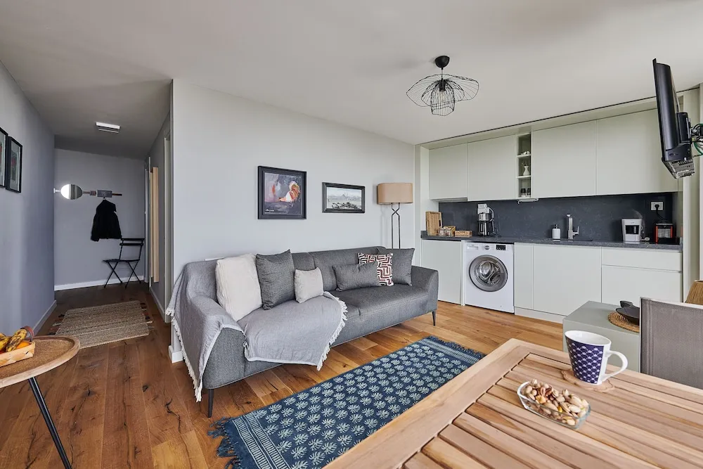 Apart Daire, Deniz Manzaralı