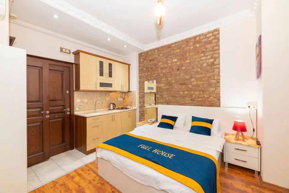 Standard Tek Büyük Yataklı Oda