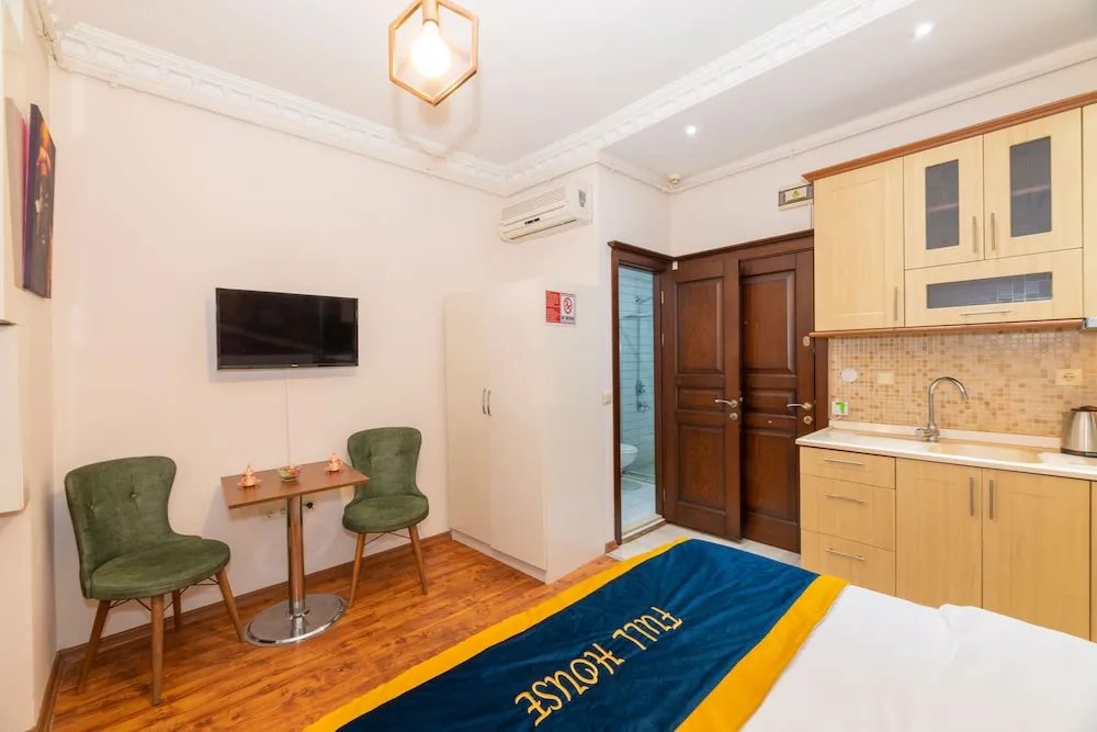 Standard Tek Büyük Yataklı Oda