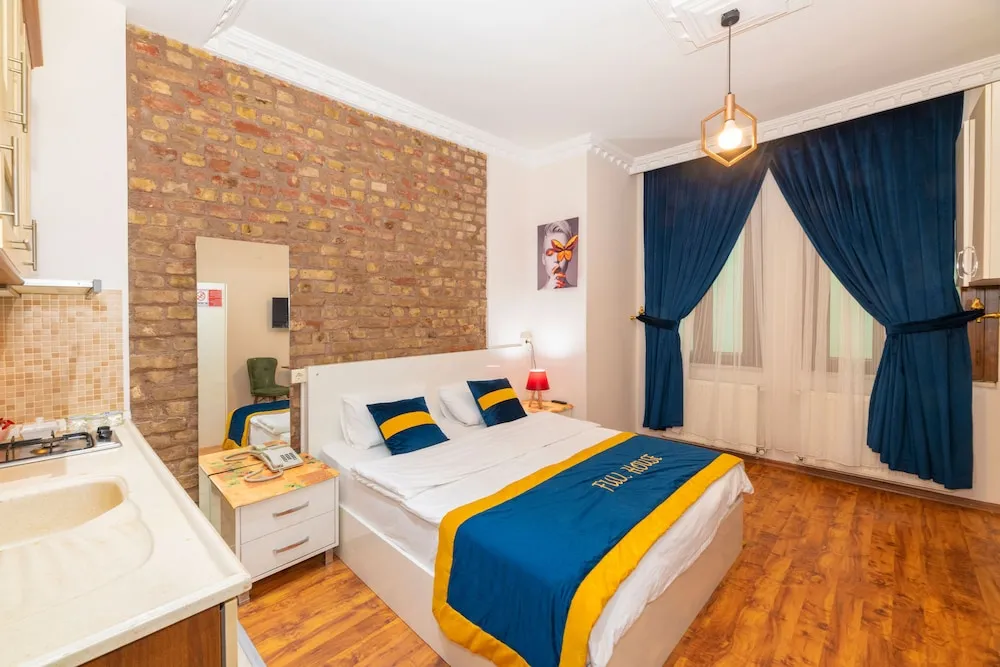 Standard Tek Büyük Yataklı Oda