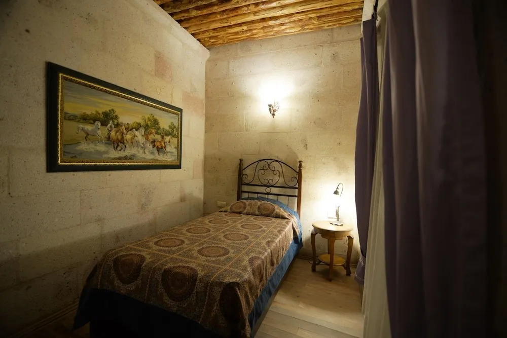 Ortak Ranzalı Oda, Karma Ranzalı Oda