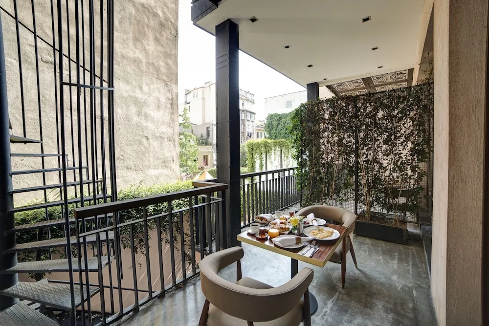 Deluxe İki Ayrı Yataklı Oda, 2 Tek Kişilik Yatak, Balkon, Bahçe Manzaralı