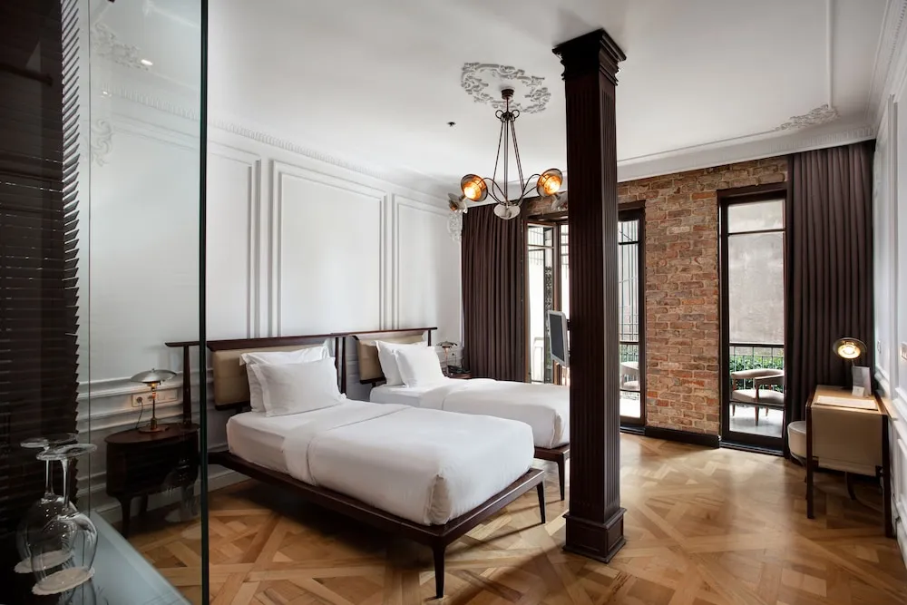 Deluxe İki Ayrı Yataklı Oda, 2 Tek Kişilik Yatak, Balkon, Bahçe Manzaralı