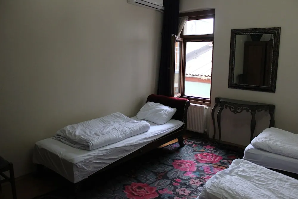Standard Üç Kişilik Oda, 3 Tek Kişilik Yatak, Ortak Banyo