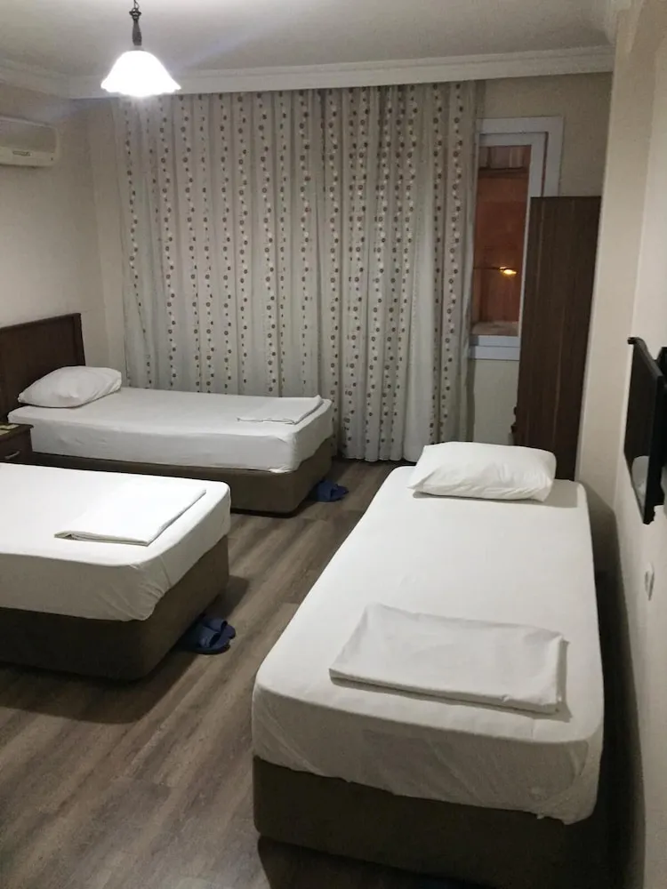 Economy Üç Kişilik Oda