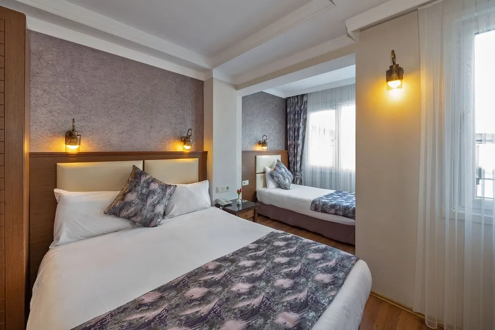 Üç Kişilik Oda, Balkon