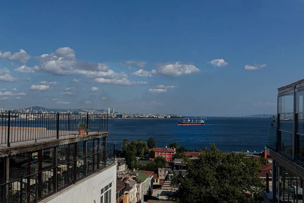Family Oda, Deniz Manzaralı