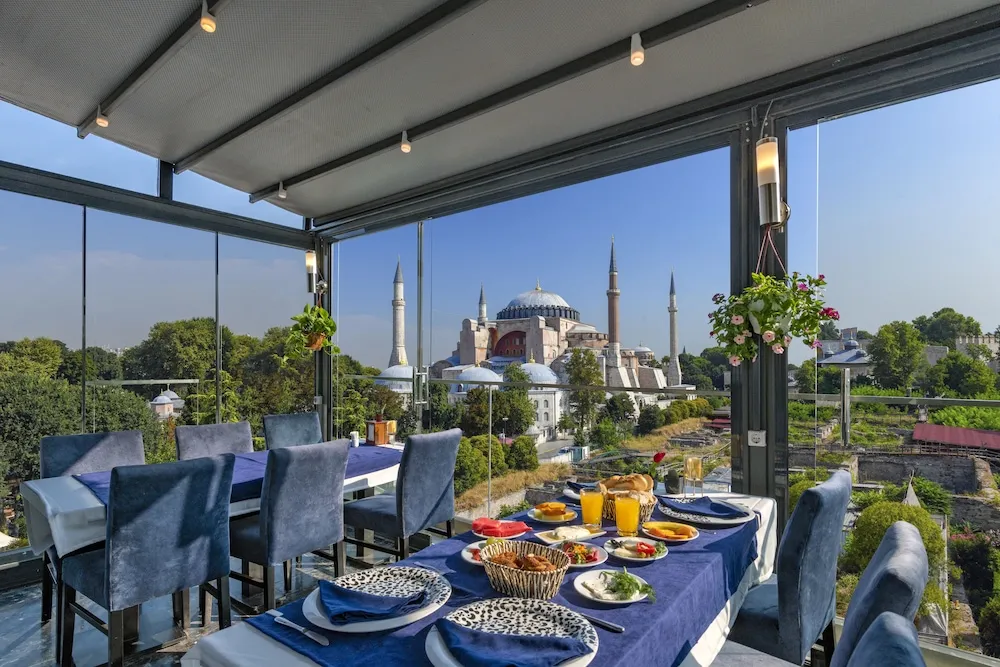 Family Oda, Deniz Manzaralı