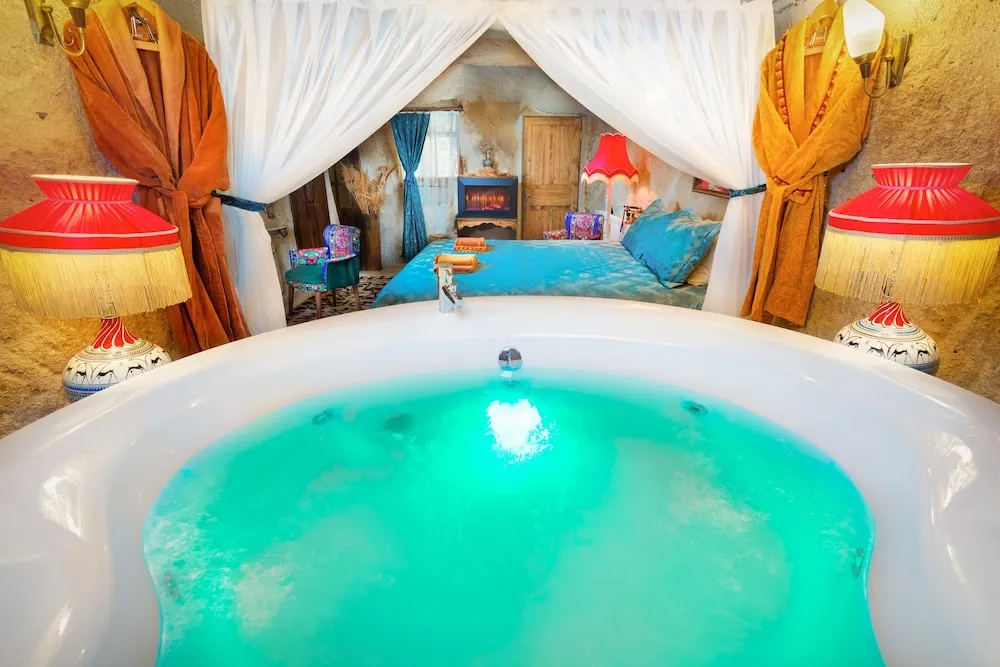 Deluxe Tek Büyük Yataklı Oda