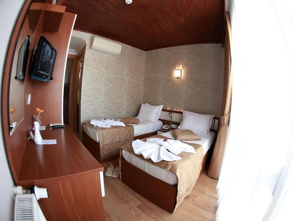 Tek Büyük veya İki Ayrı Yataklı Oda