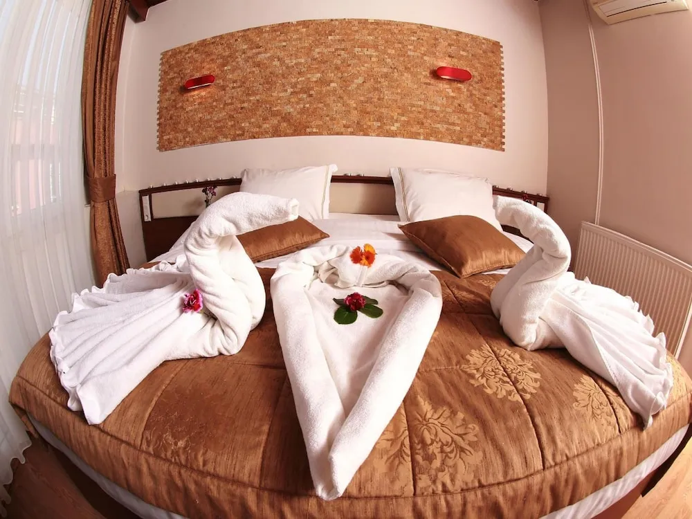 Tek Büyük veya İki Ayrı Yataklı Oda