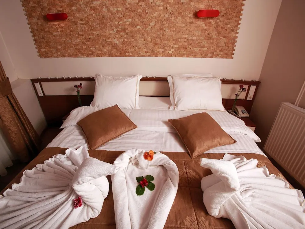 Büyük Yataklı Tek Kişilik Oda