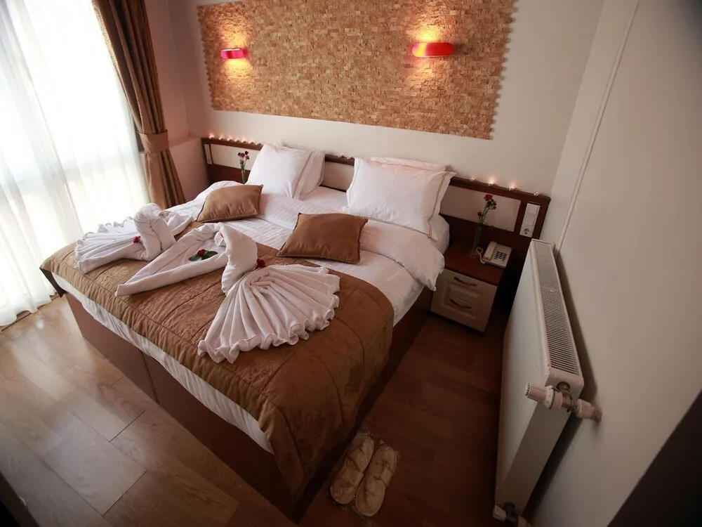 Büyük Yataklı Tek Kişilik Oda