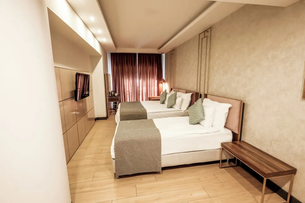 Standard Üç Kişilik Oda, Şehir Manzaralı