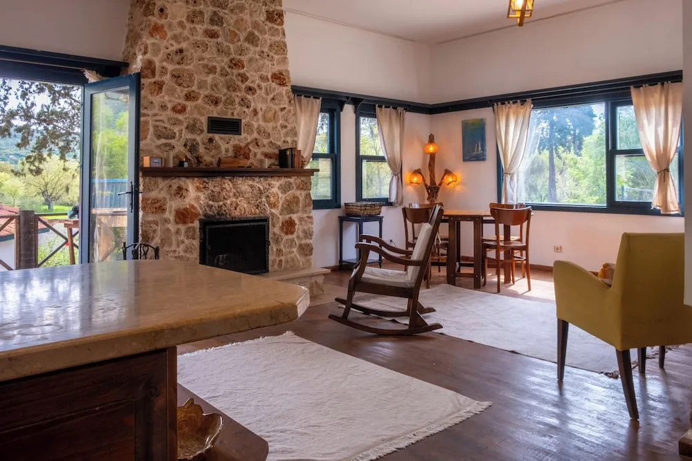 Traditional Ağaç Ev