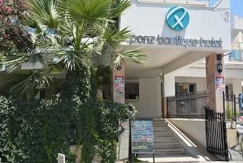 Ponz Hotel