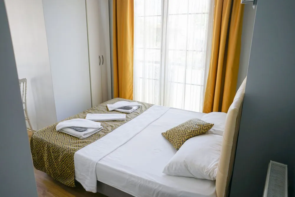 Standart Meydan Manzarali Oda