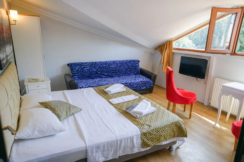 Deluxe Meydan Manzarali Oda