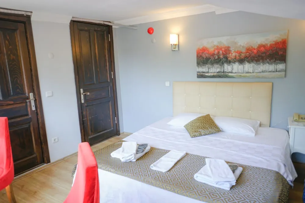 Deluxe Meydan Manzarali Oda