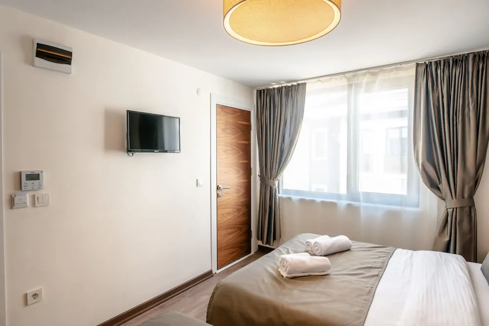 Classic Üç Kişilik Oda