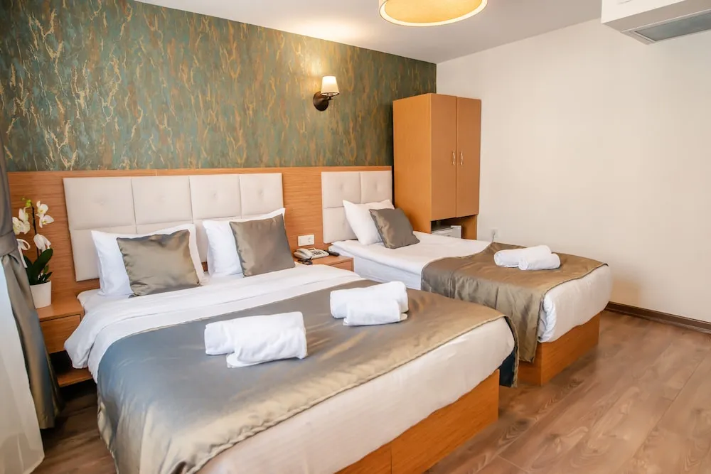 Classic Üç Kişilik Oda