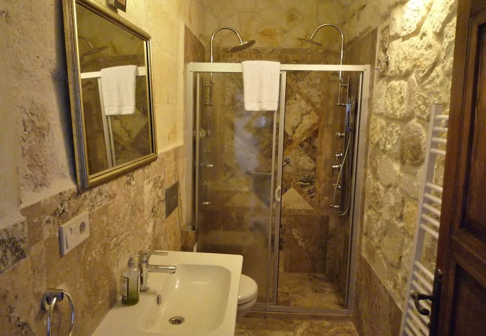 Deluxe Twin Suite