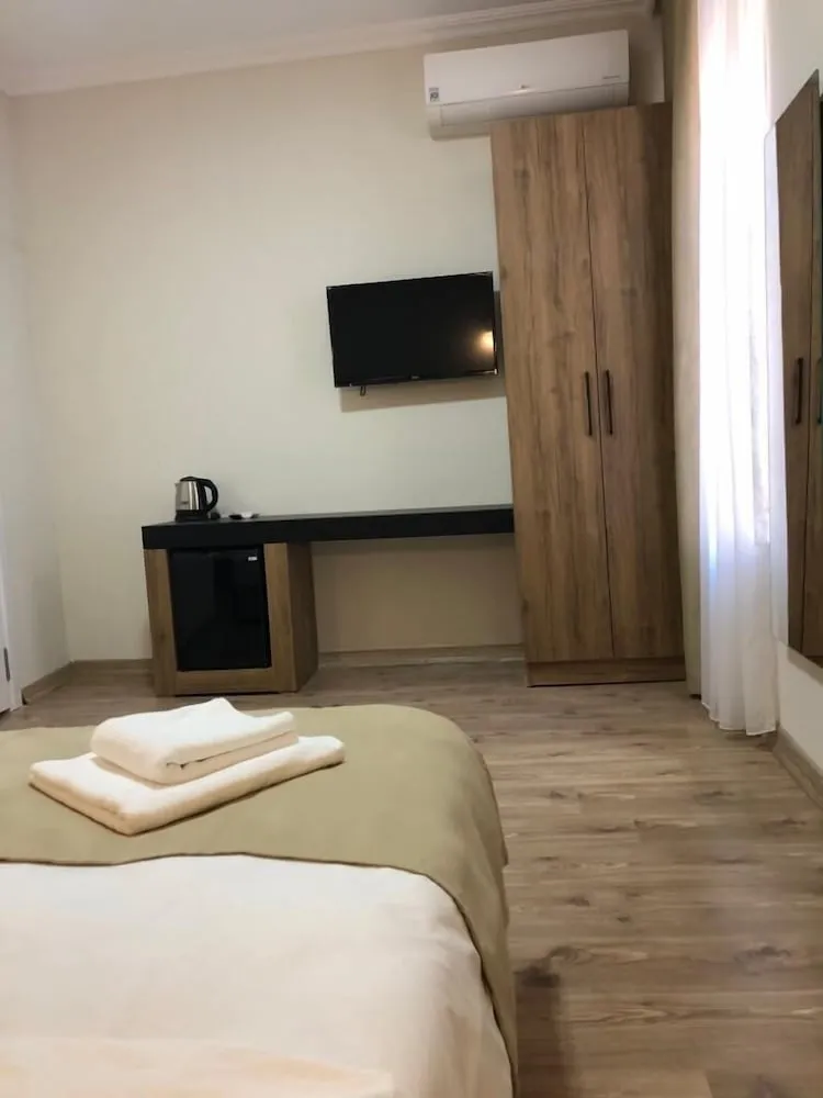 Standard Tek Büyük Yataklı Oda
