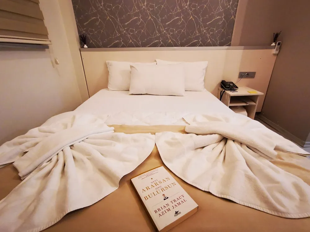 Standard Tek Büyük Yataklı Oda