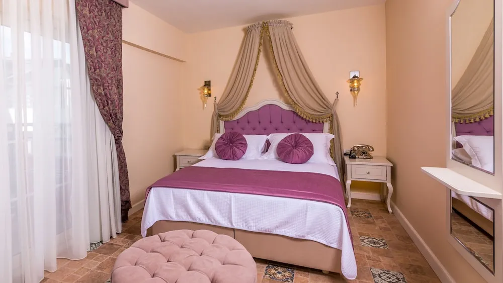 Standard Double or Twin Room, Partial Sea View, Beachfront