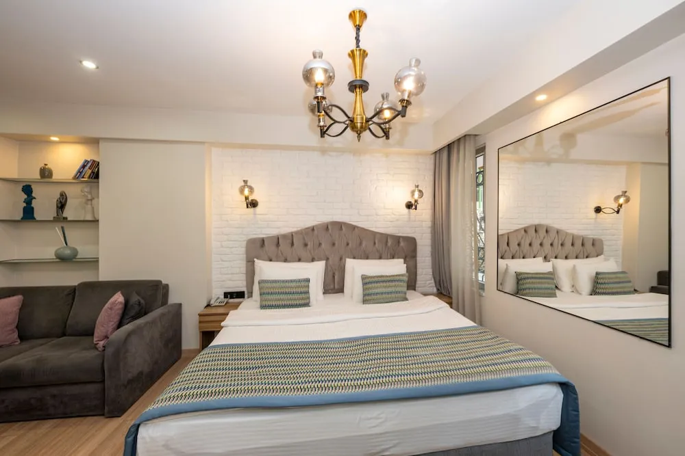 Deluxe Tek Büyük Yataklı Oda