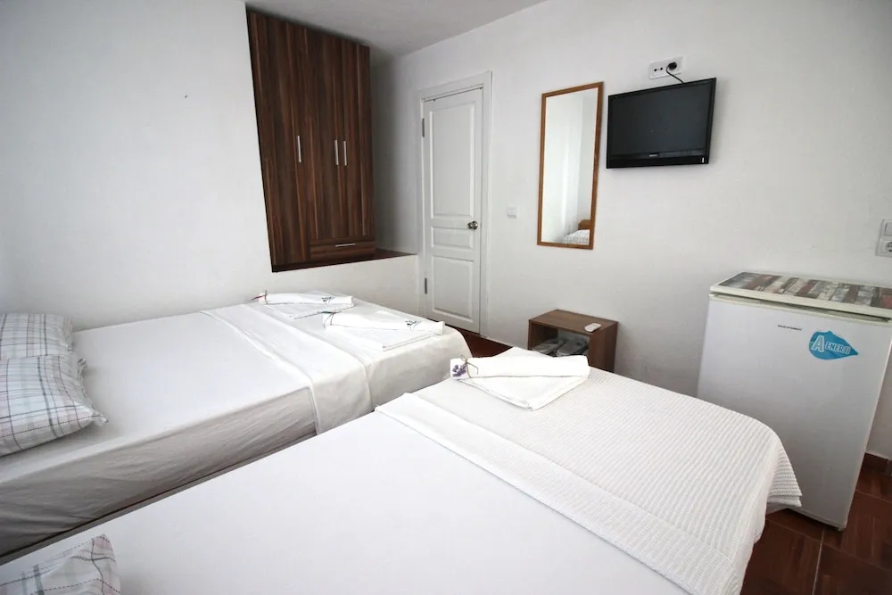 Standard Üç Kişilik Oda, Deniz Manzaralı