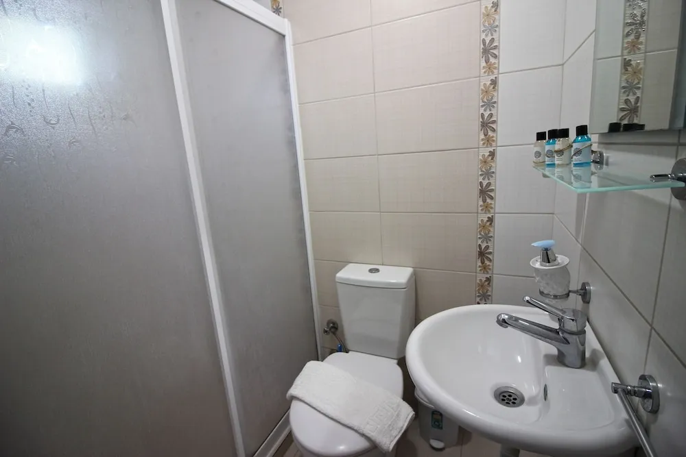 Standard Üç Kişilik Oda, Deniz Manzaralı