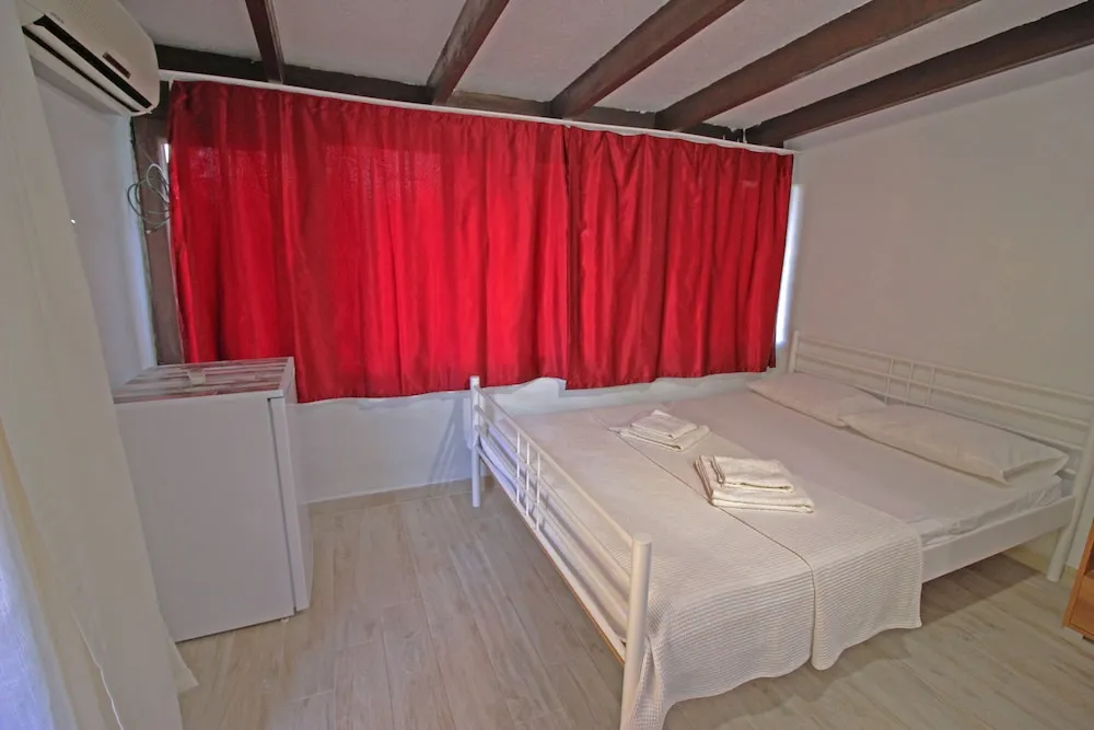 Standard Tek Büyük Yataklı Oda, Bahçe Manzaralı