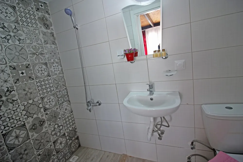 Standard Tek Büyük Yataklı Oda, Bahçe Manzaralı