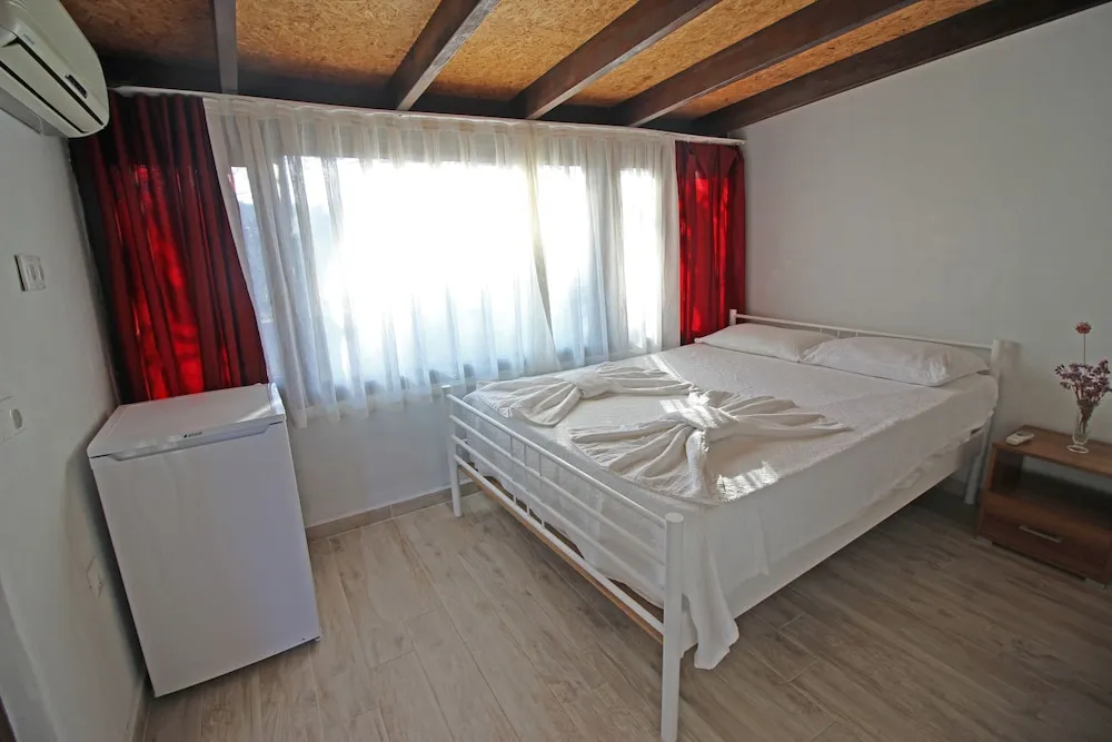 Standard Tek Büyük Yataklı Oda, Bahçe Manzaralı